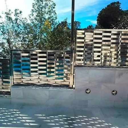 Unica De Marmol Con Piscina Infinita