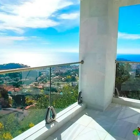 Unica De Marmol Con Piscina Infinita וילה יורט דה מאר