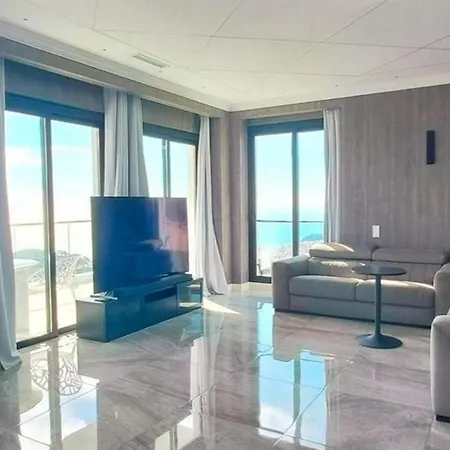 Unica De Marmol Con Piscina Infinita יורט דה מאר