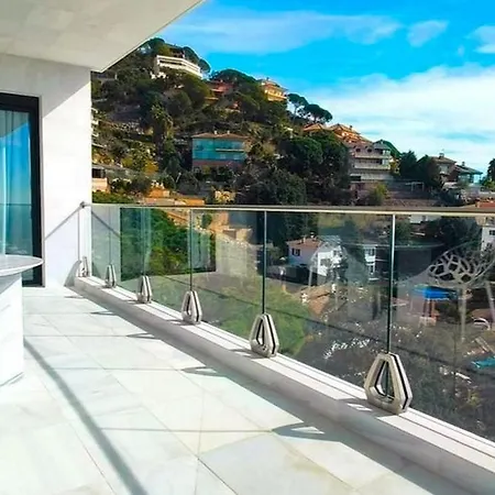 Unica De Marmol Con Piscina Infinita * Lloret de Mar