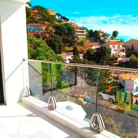 Unica De Marmol Con Piscina Infinita