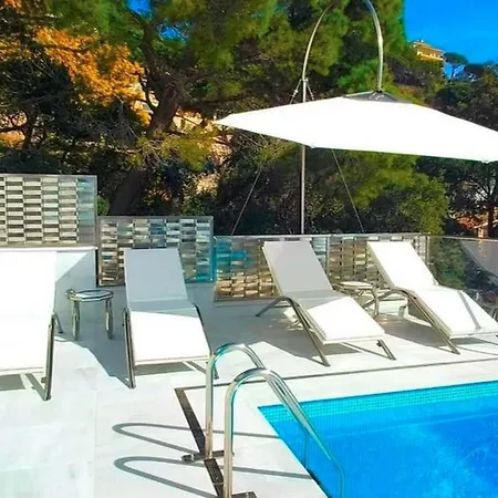 Unica De Marmol Con Piscina Infinita Lloret de Mar